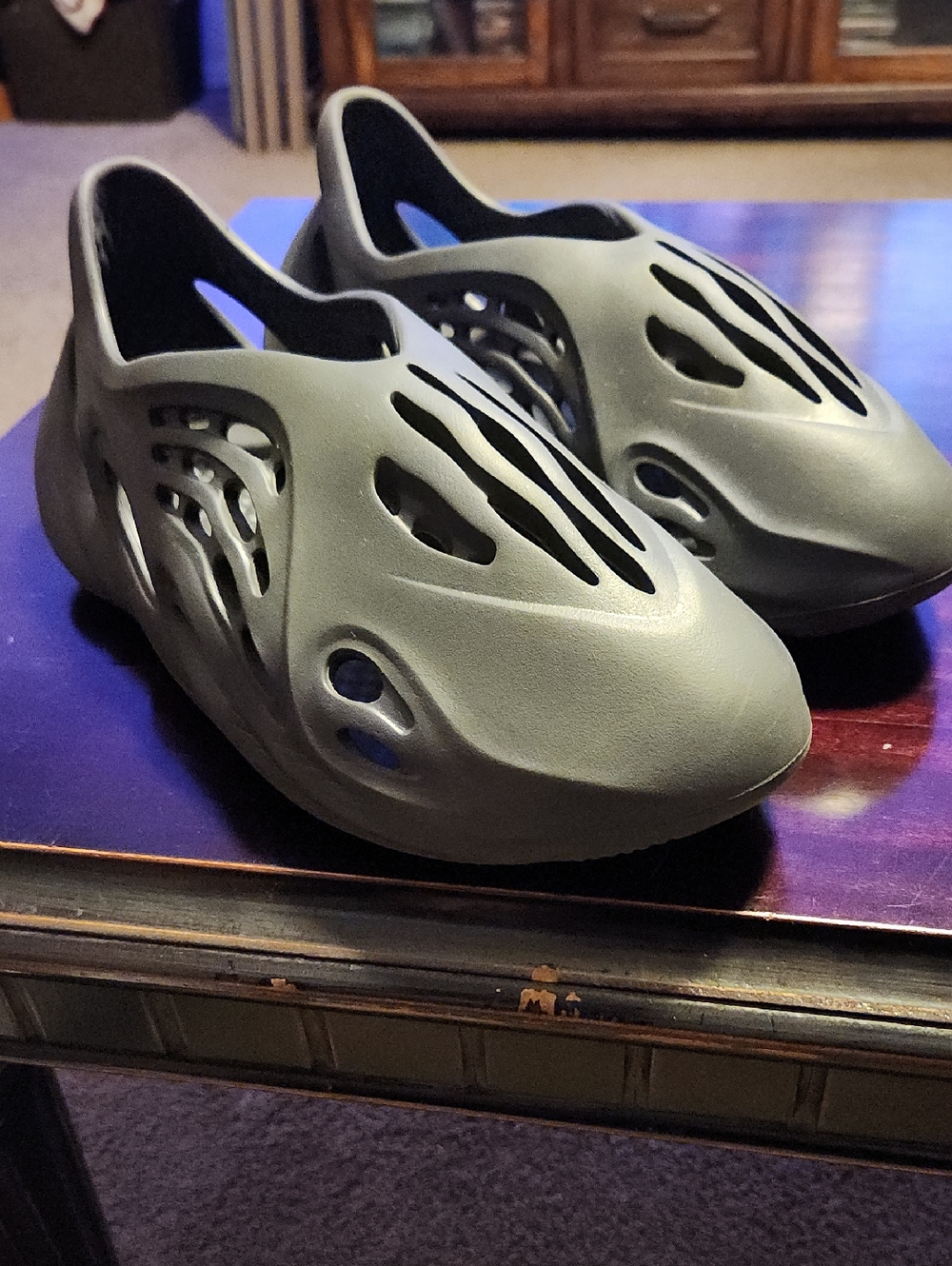 Yeezy Foam Runner Grey/Black Slip-On Sneakers